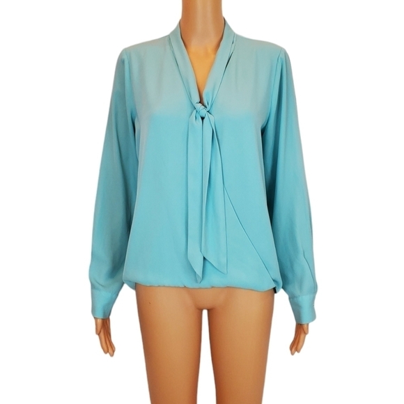 Vince Camuto long sleeve v-neck blouse - Picture 1 of 9